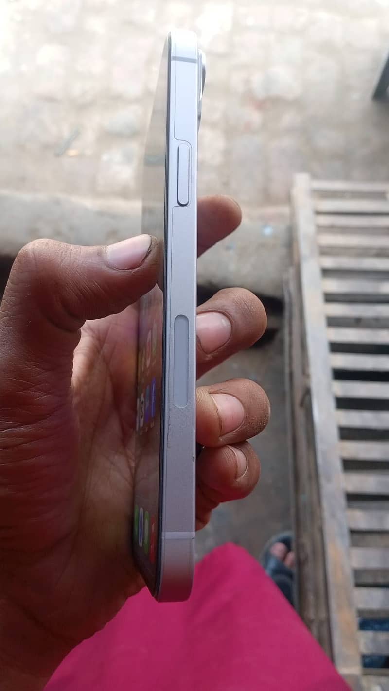 Apple iPhone 14 plus 3