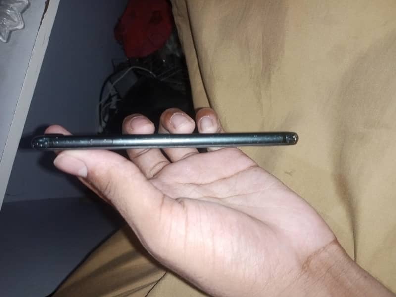 Apple iPhone 7 3