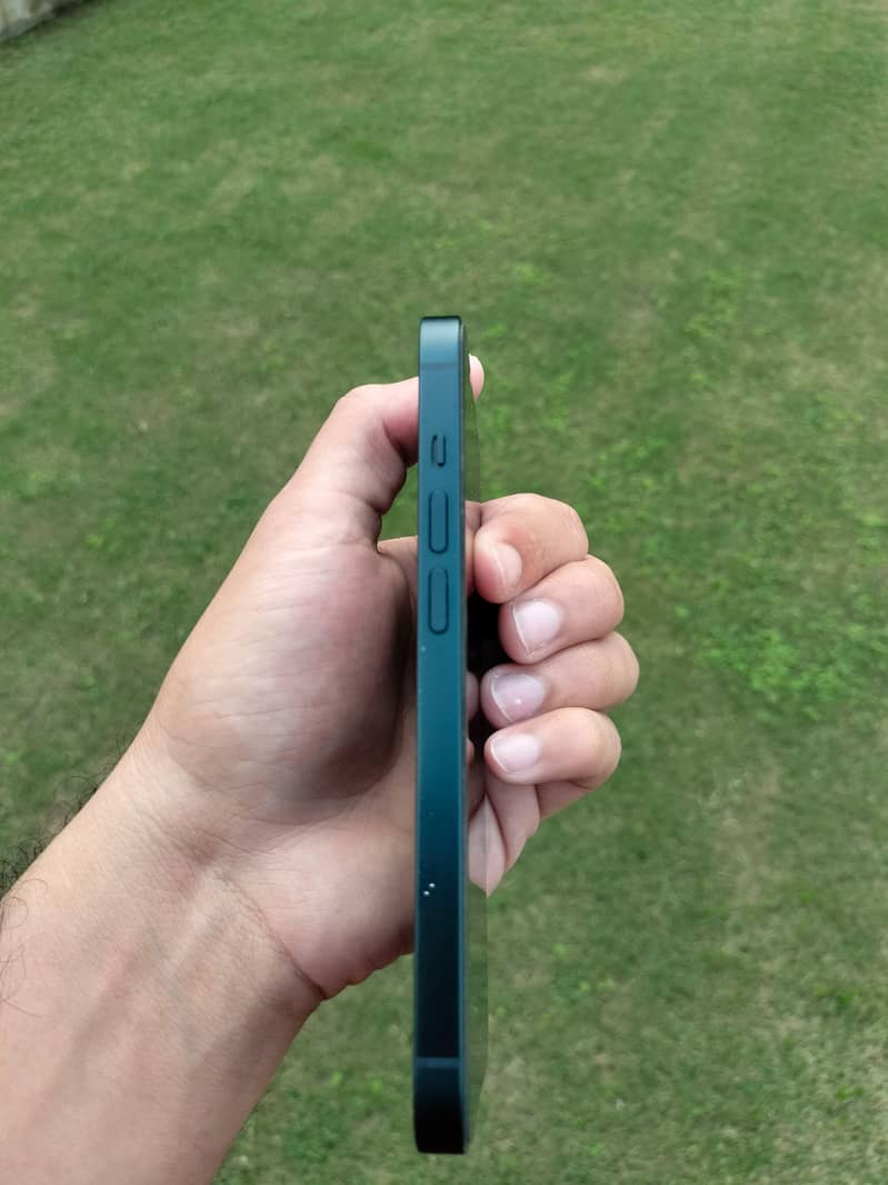 Apple iPhone 14 3