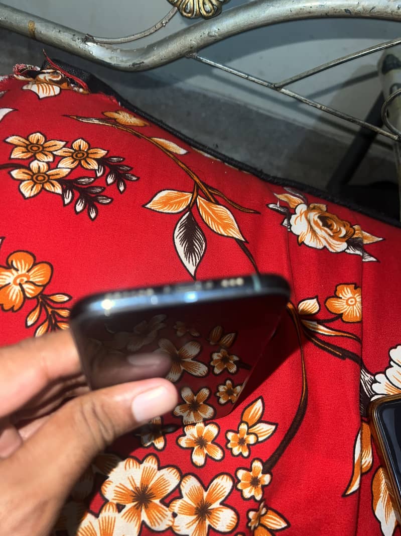Apple iPhone 11 Pro 4