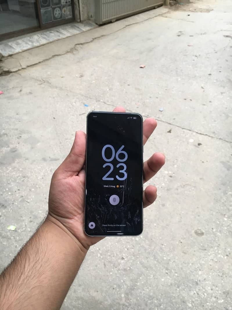 Google Pixel 8 3