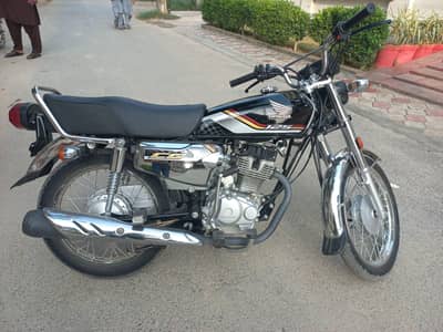 Honda CG125S black silver