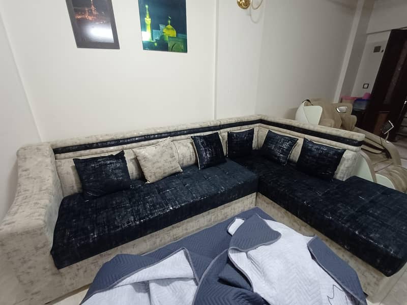l shaped sofa with center table 0
