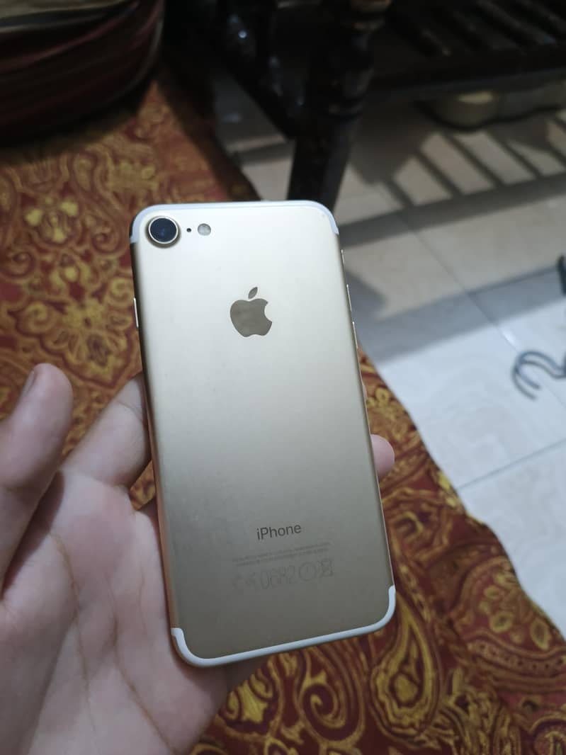 Apple iPhone 7 0