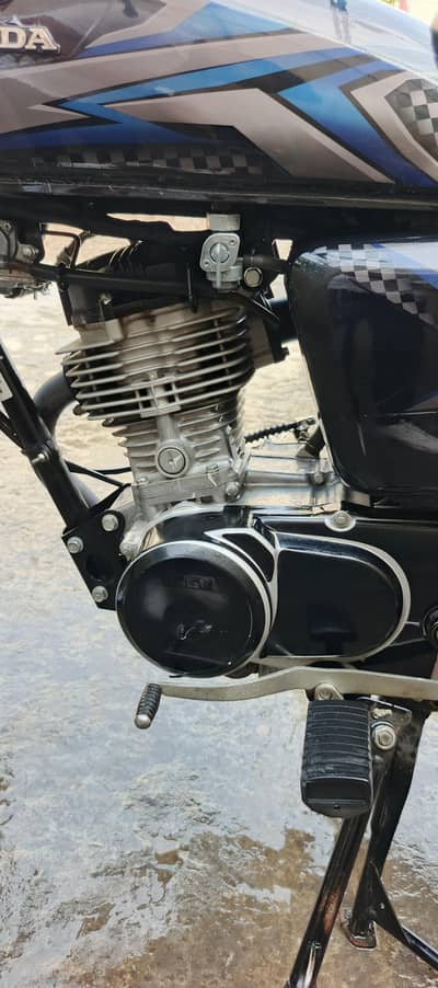 125 25 model bilkul new condition