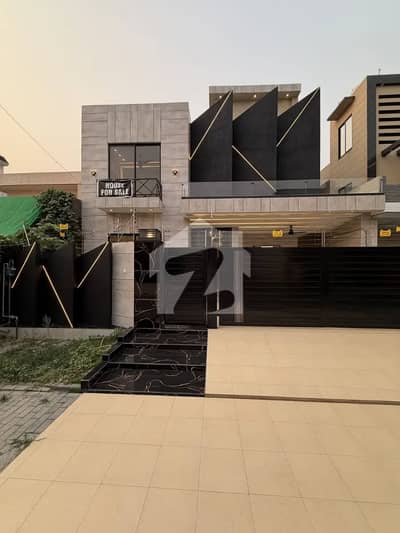10 Marla Ultramodern House For Sale