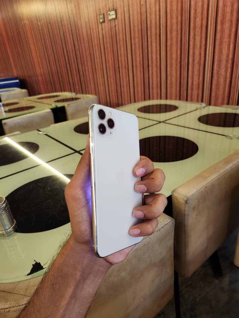 IPhone 11 Pro Max 7