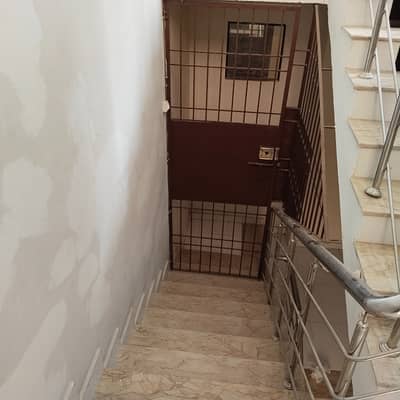 400 Yards portion for sale F B Area block 13