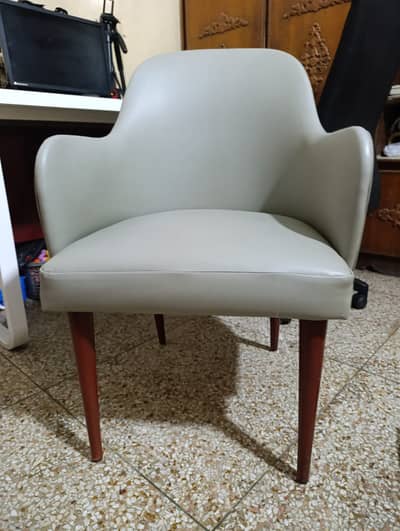 Premium Quality Mid-Century Accent / Visitor Chairs (Pair of 2)