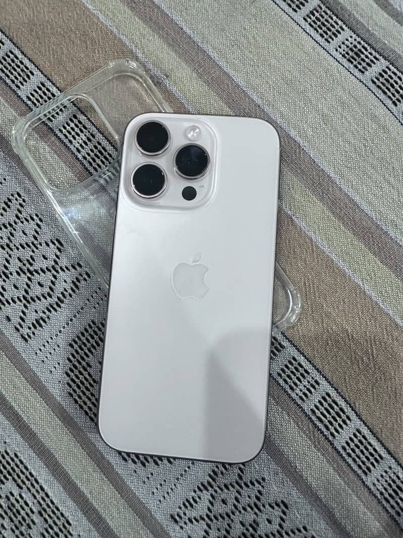 Apple iPhone 16 Pro 0
