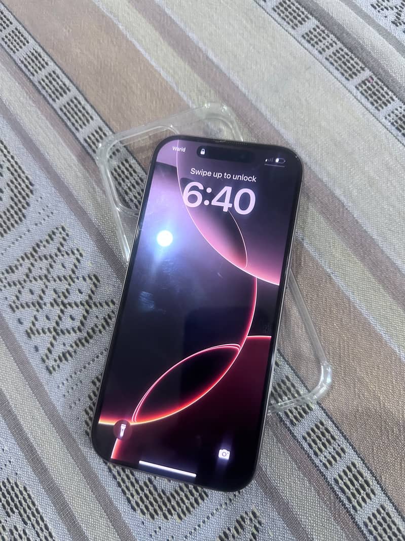 Apple iPhone 16 Pro 3