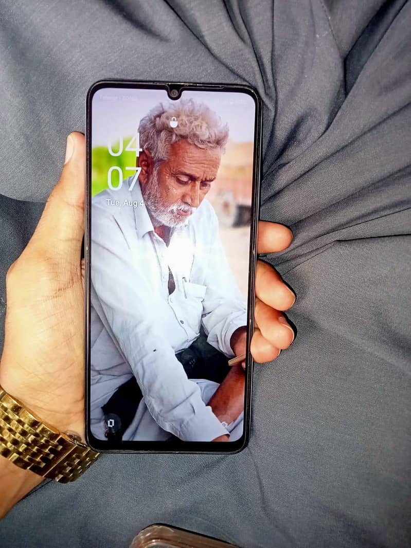 Realme Note 60 4