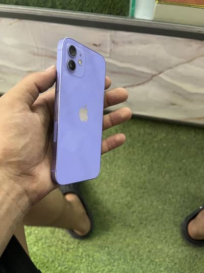 Apple iPhone 12
