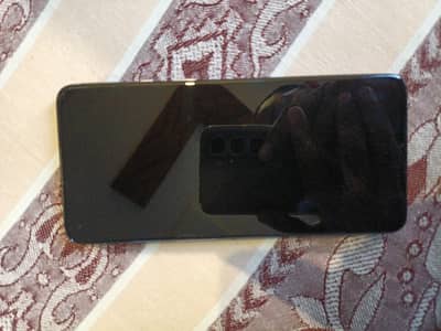 OnePlus 9 original panel with 3 to 4 green line