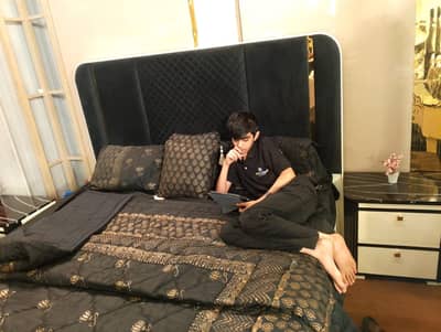 Bed side tables and dressing