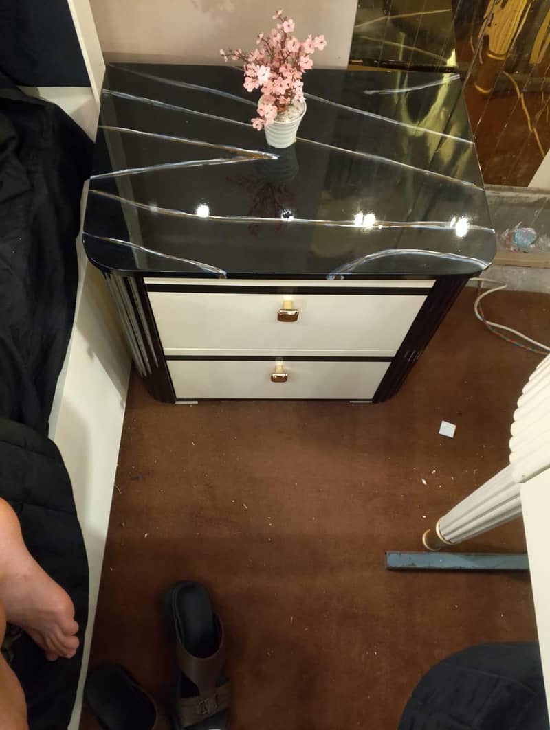 Bed side tables and dressing 6