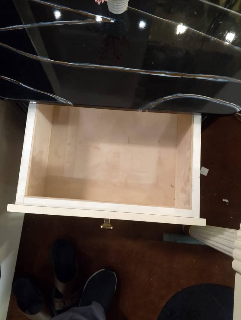 Bed side tables and dressing 7