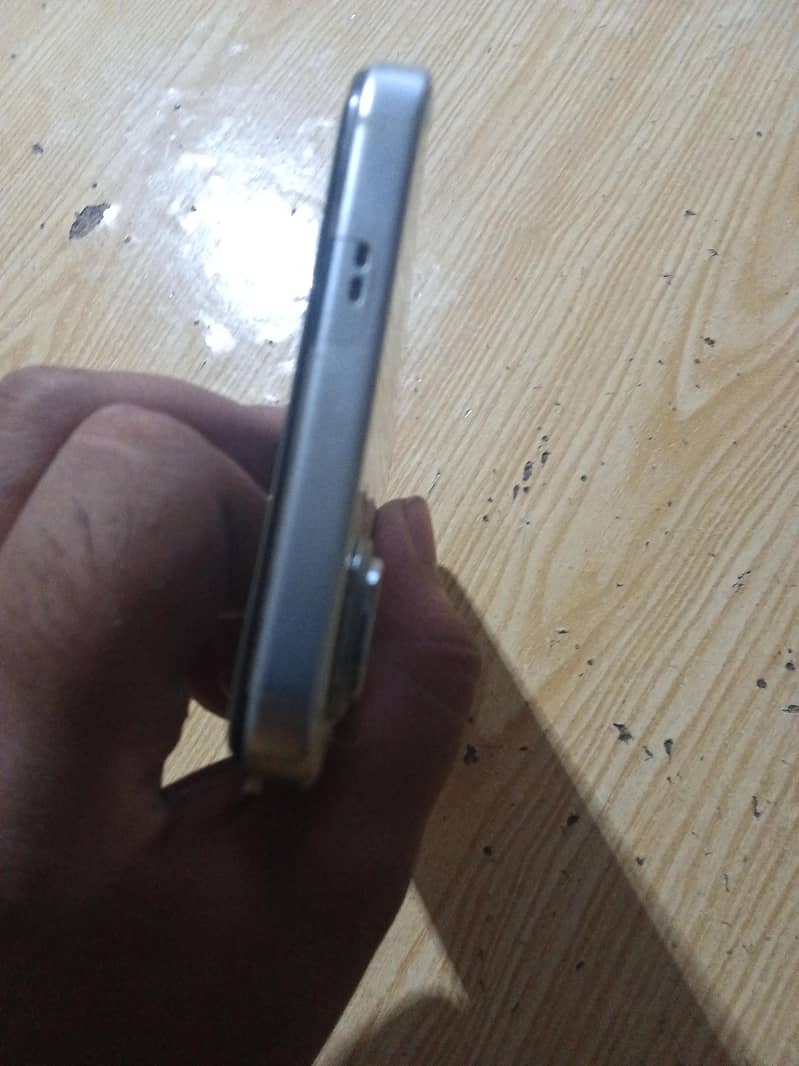 Infinix 4