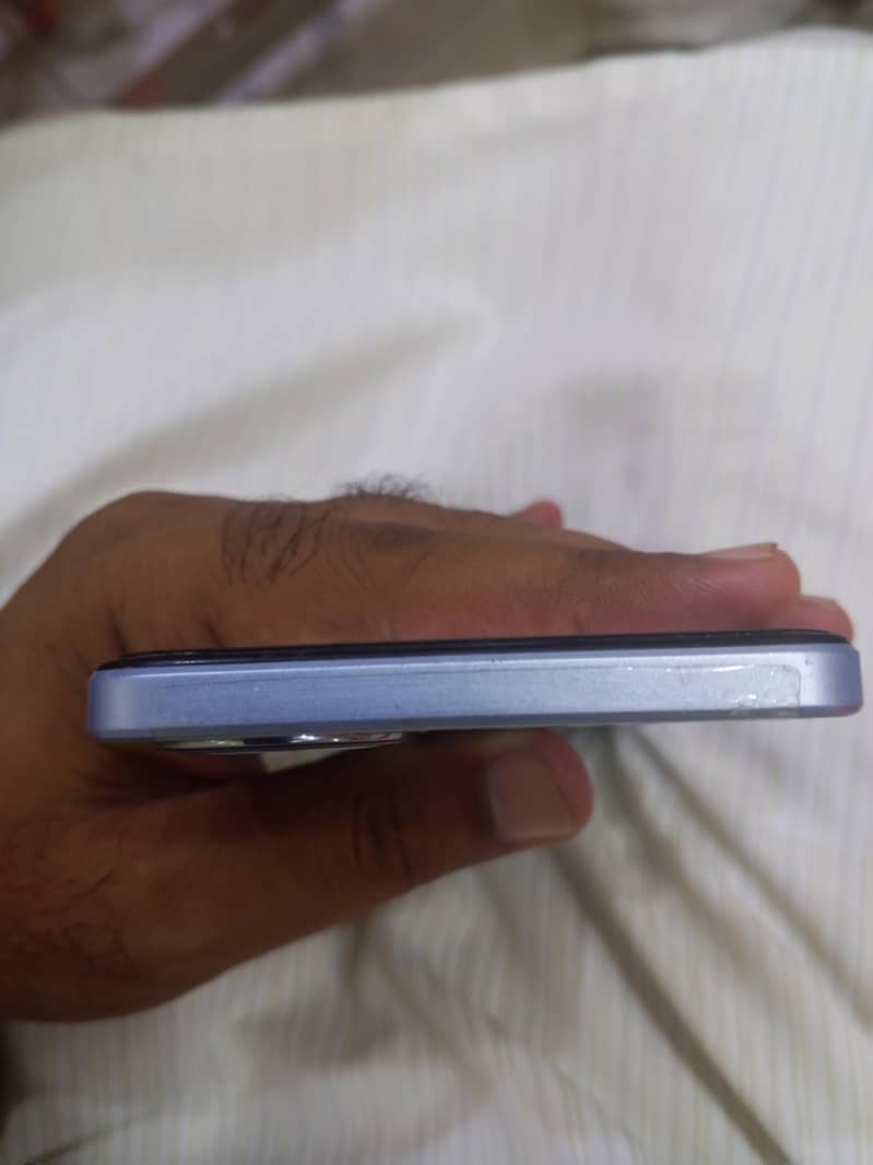OPPO A60 4