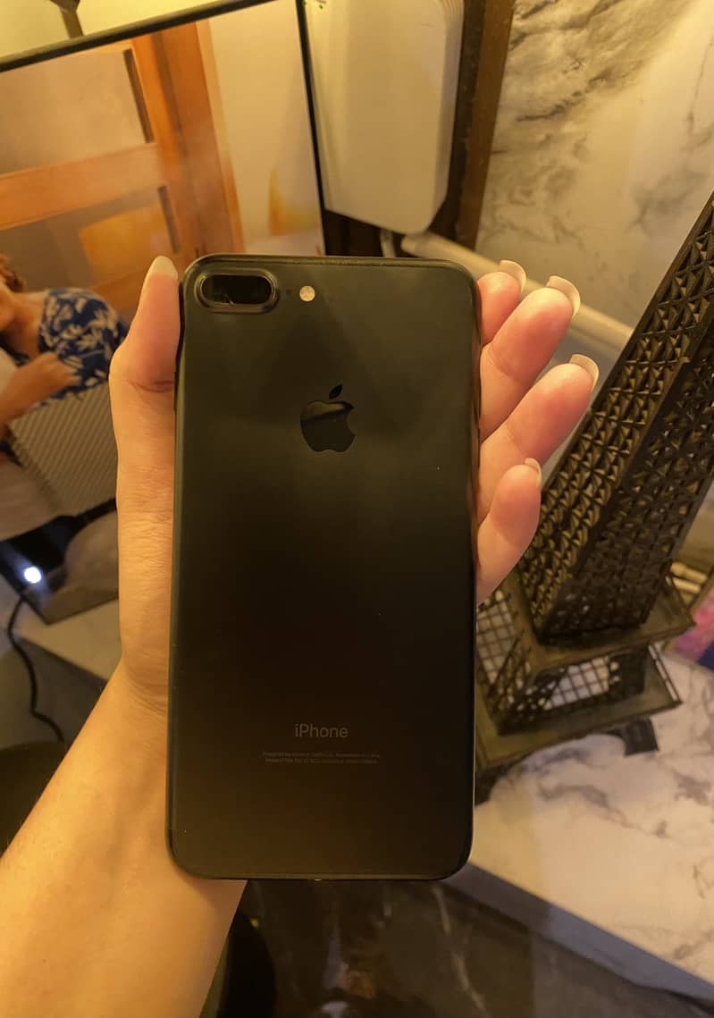 Apple iPhone 7 Plus 0