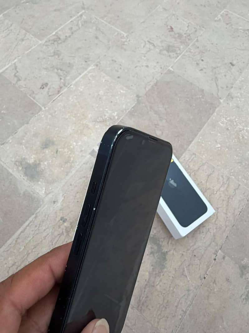 Apple iPhone 13 1