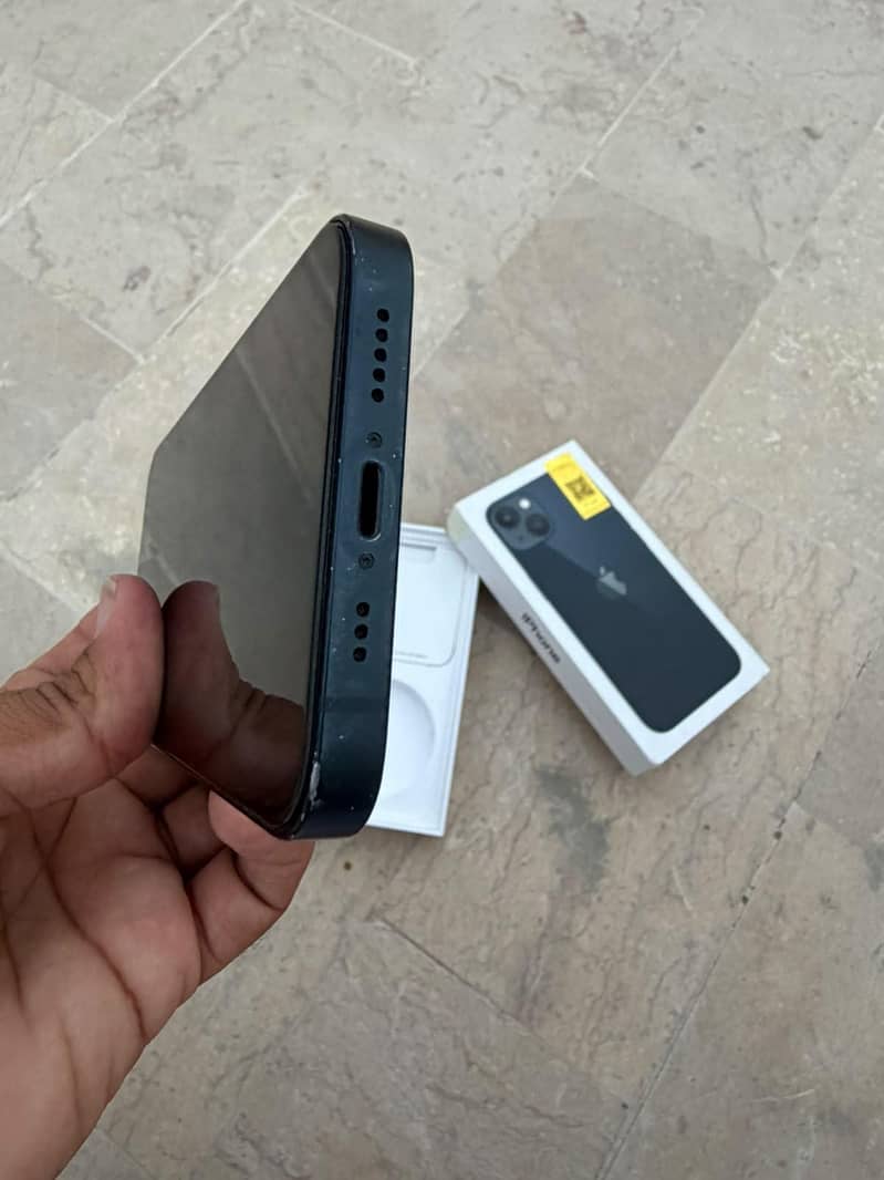 Apple iPhone 13 2