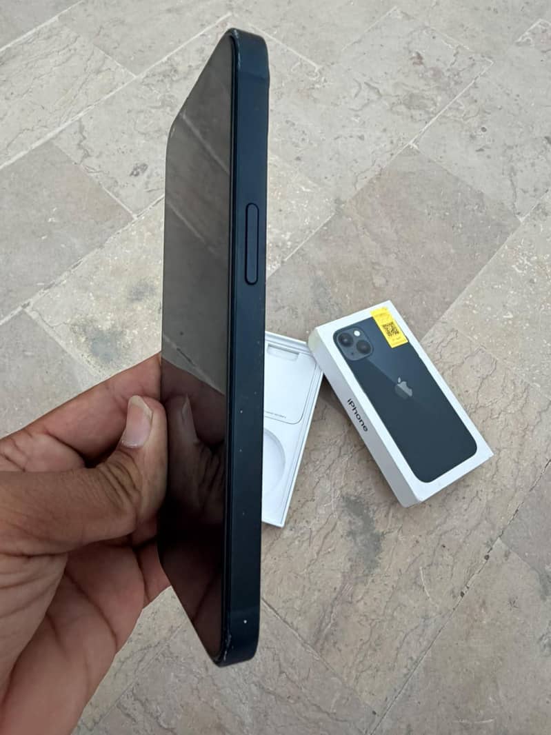 Apple iPhone 13 3
