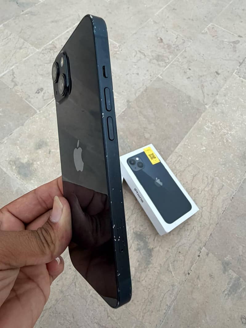 Apple iPhone 13 5