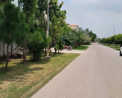 On Excellent Location 2 Kanal Residential Plot For sale In Paragon City