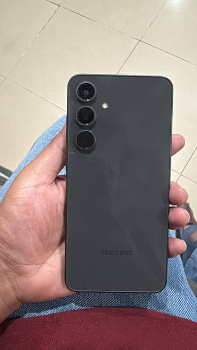 Samsung Mobile S24 fE