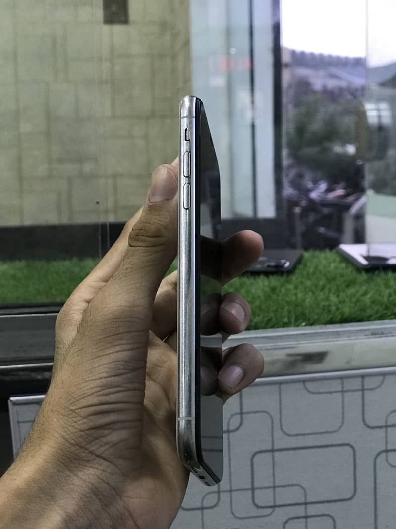 Apple iPhone X 1