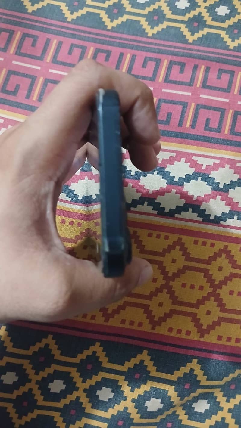 Apple iPhone 13 1