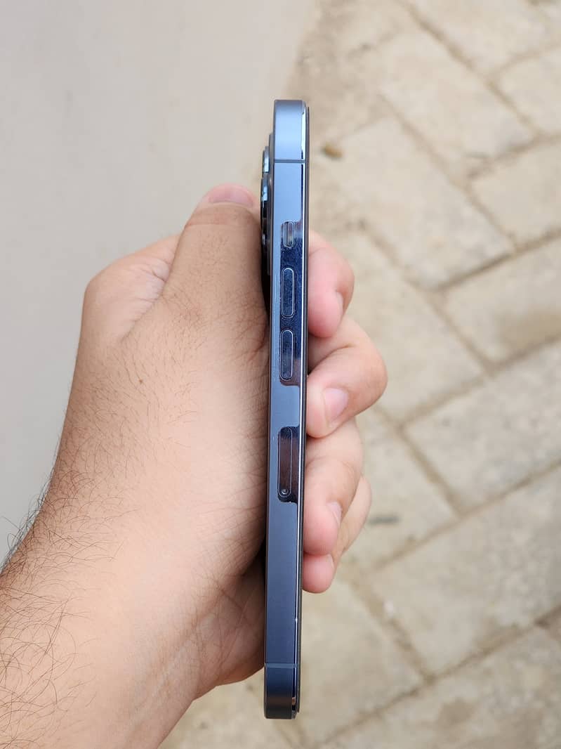 Apple iPhone 13 Pro 1