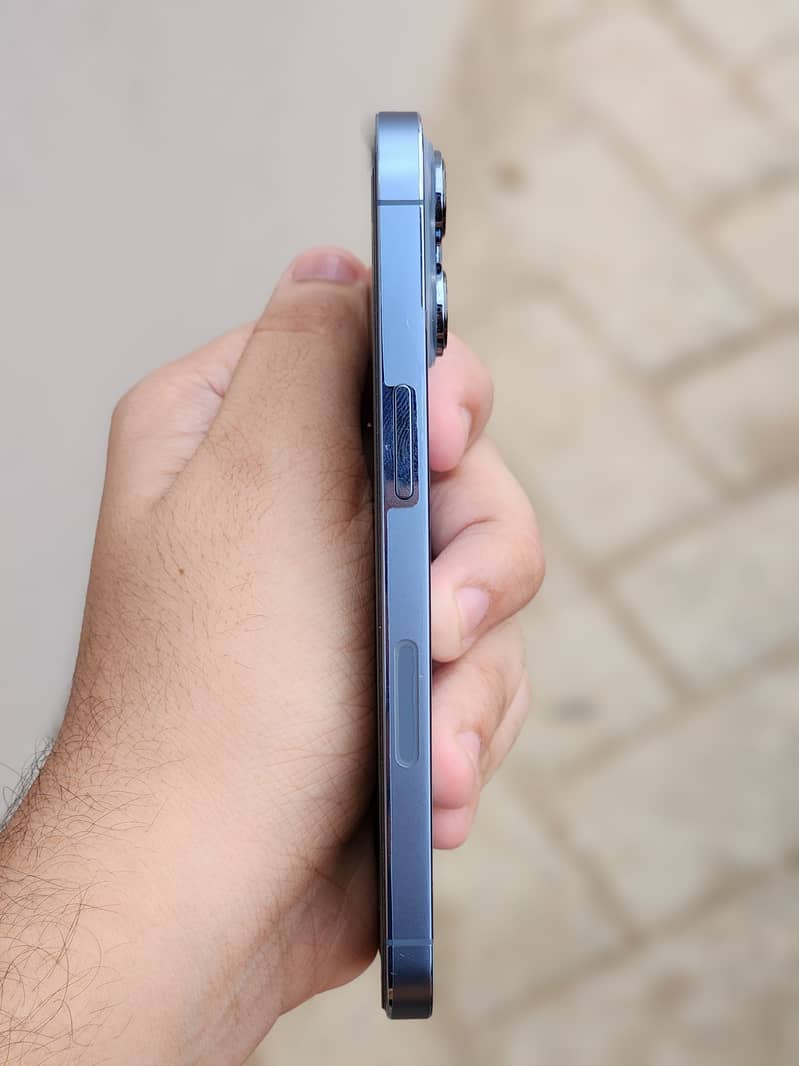 Apple iPhone 13 Pro 3