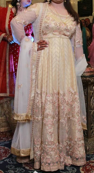 Piece Lehenga Set for Sale – Choli, Lehenga, Dupatta & Coat