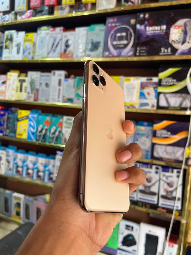 iPhone 11 Pro Max 1
