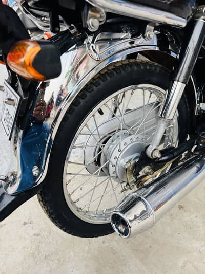 Honda cd 70 black colour 25 model hai
