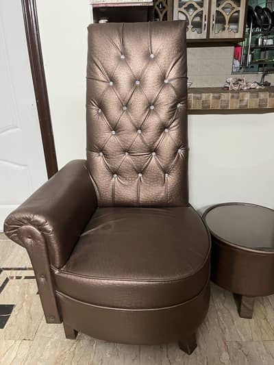Sofa chairs with table