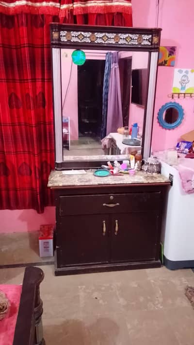 dressing table