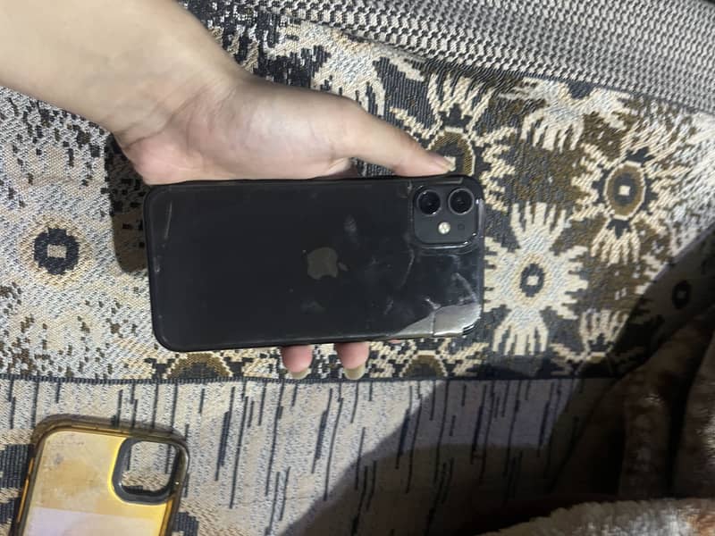 Apple iPhone 11 4