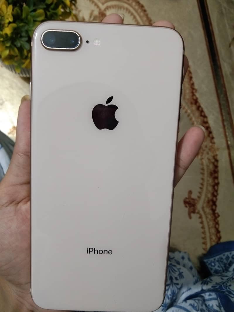Apple iPhone 8 Plus 0