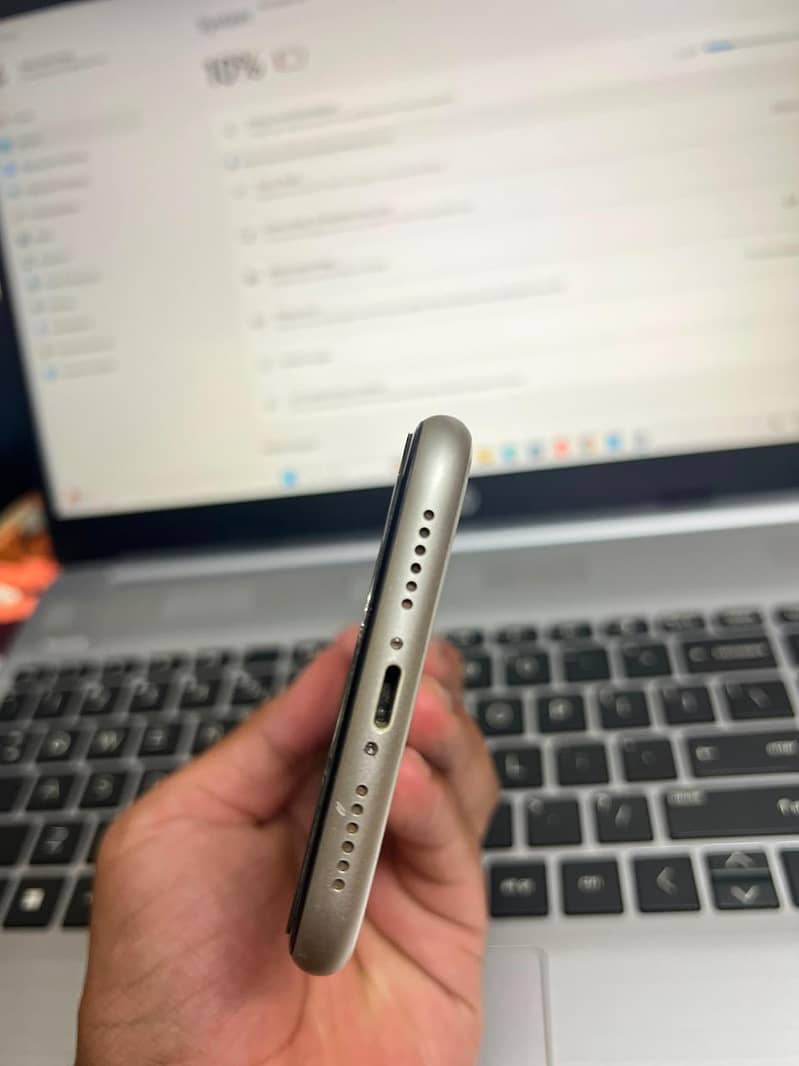 Apple iPhone 11 2
