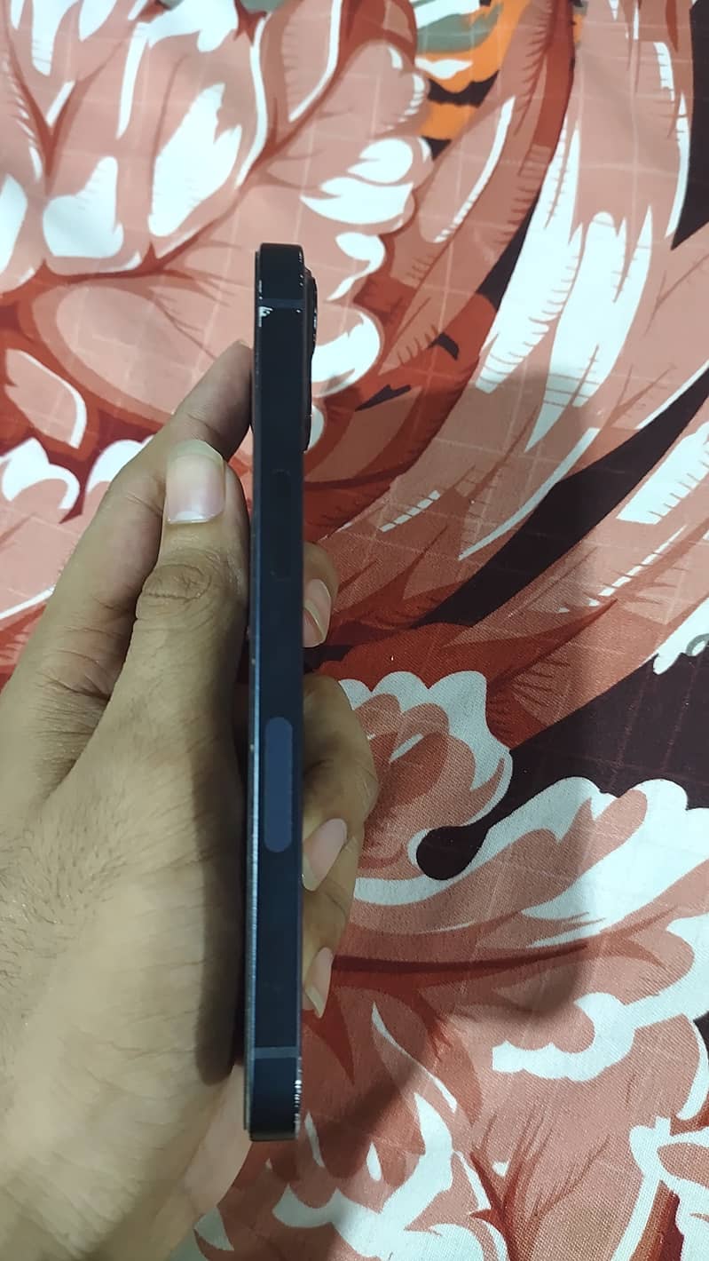 Apple iPhone 13 3