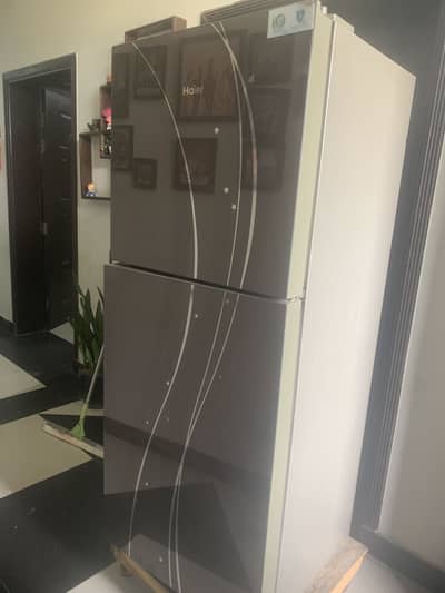 Fridge for sale 10/10 only door rubber lose