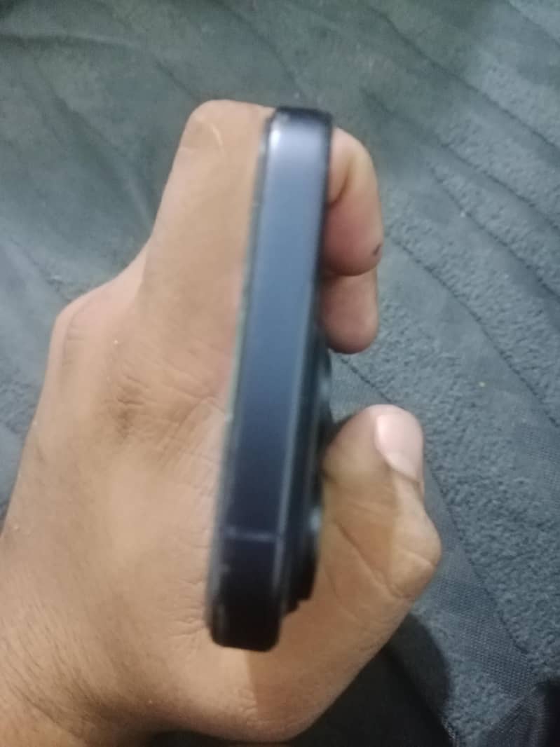 Apple iPhone 15 Pro 6