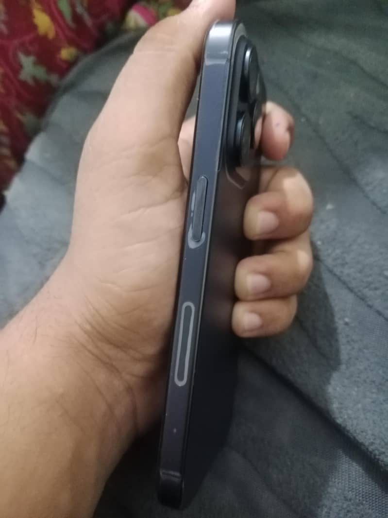 Apple iPhone 15 Pro 8