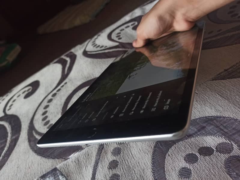 IPAD 9TH GENERATION 0