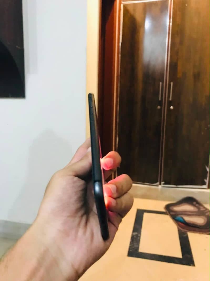 Apple iPhone 8 Plus 3