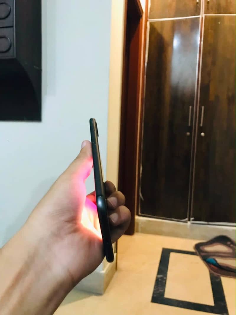 Apple iPhone 8 Plus 6