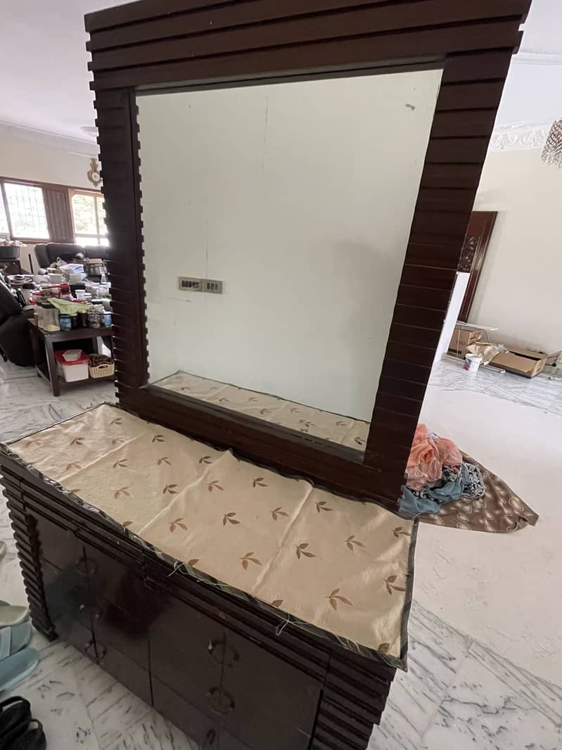 Dressing table 1